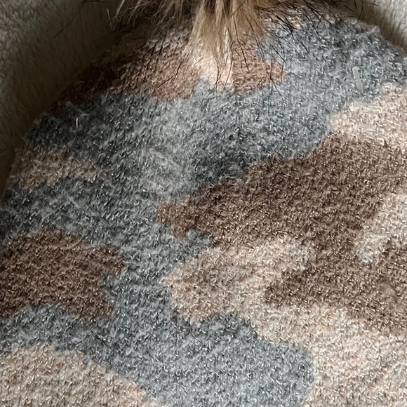 Hat - Picture 3 of 3